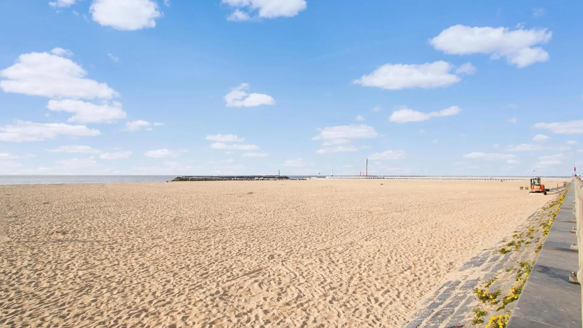 Snug Apartment in Oostende with Terrace