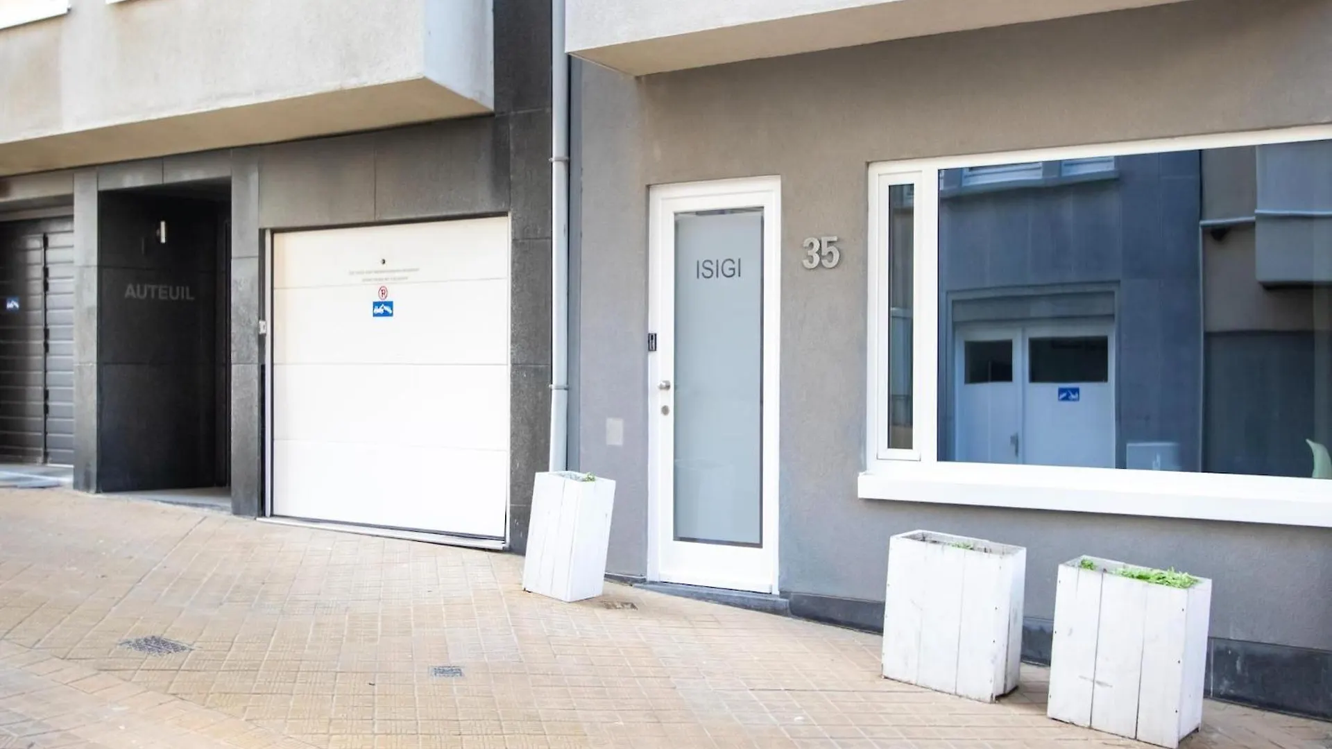 Snug Apartment in Oostende with Terrace België