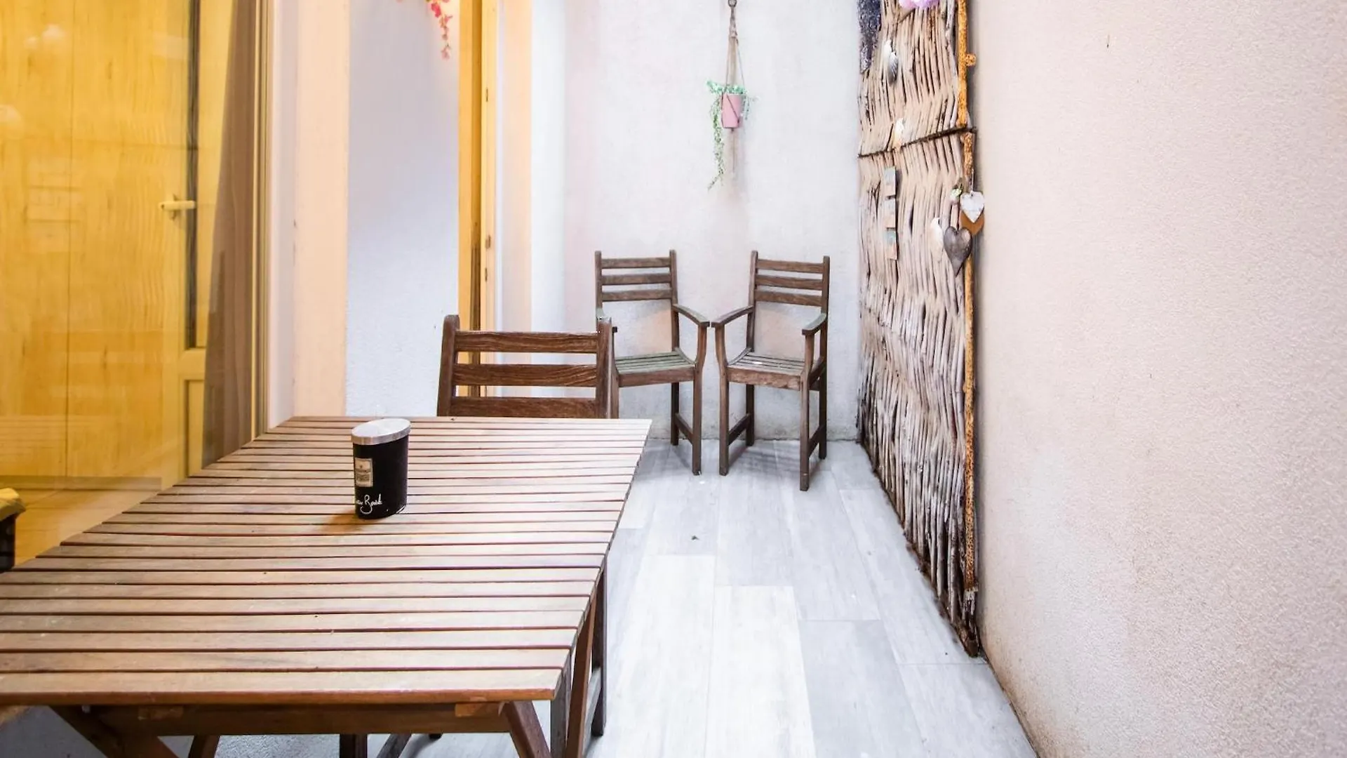 Snug Apartment in Oostende with Terrace